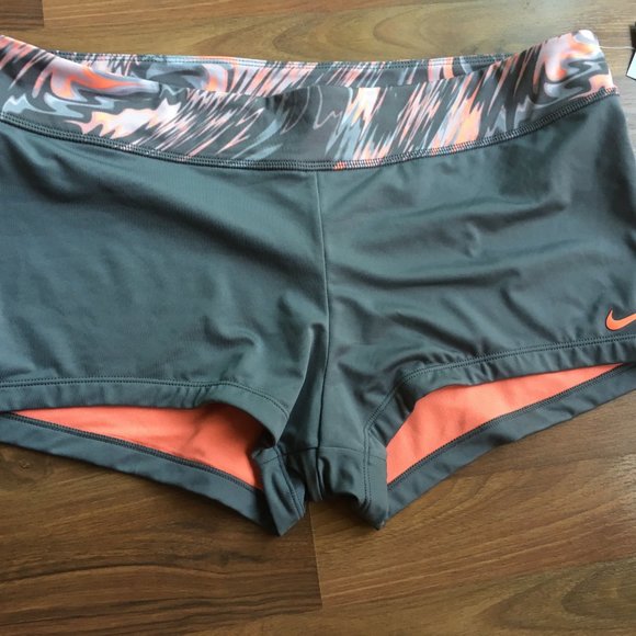 Nike Marble-Print Swim Boyshorts - Picture 6 of 8
